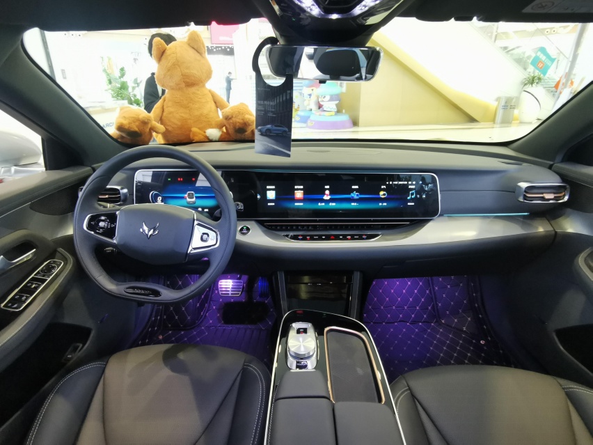 探店 | 定位清晰实用性价比高,静态体验极狐阿尔法S 525S