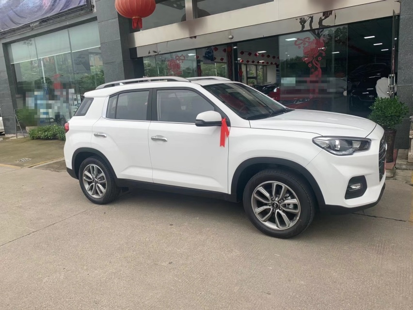 分享现代ix35用车感受，裸车到手12.4万，2.0L+6A