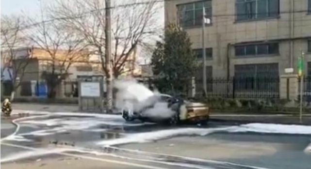 小鹏P7的第一次！烧得仅剩车架，车主们怕不怕？