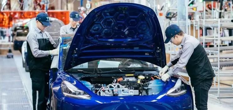 国产Model 3正式预订，35万起，这是不给自主车企活路？