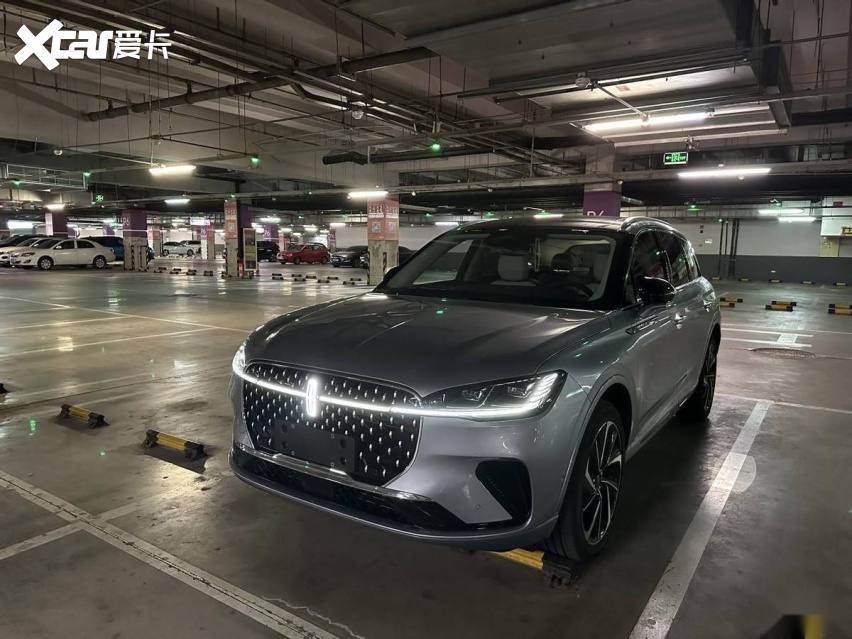 同是升级焕新而来，全新林肯冒险家对比宝马X1