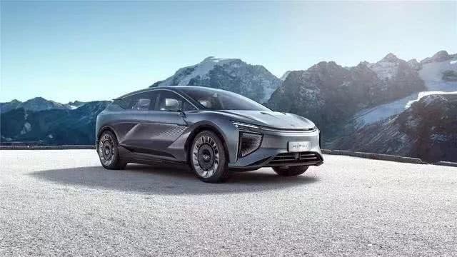 走上国际舞台的国产性能车，跨界成瘾，奥迪最小的Allroad