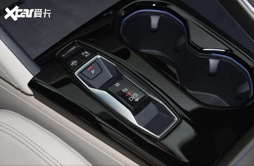 换代奥迪Q5L对比2026款Q5L，全系带电池，没有纯油版本了？