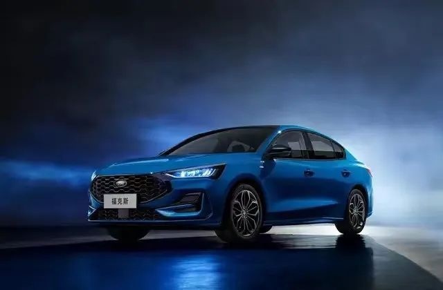 UNI-V再推新车型，想选动力强劲的运动家轿这几款车型不容错过