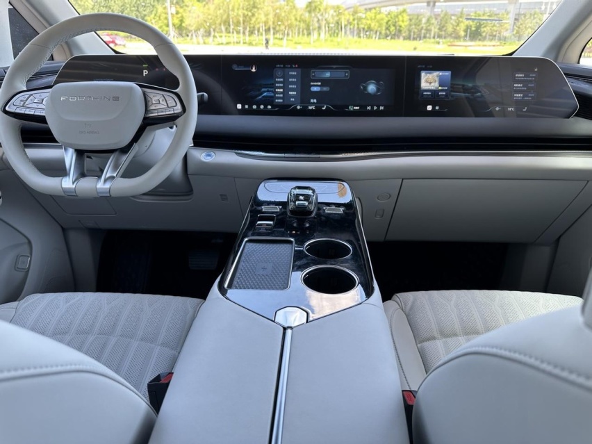 探店|星海V9 20万级全能型插混MPV