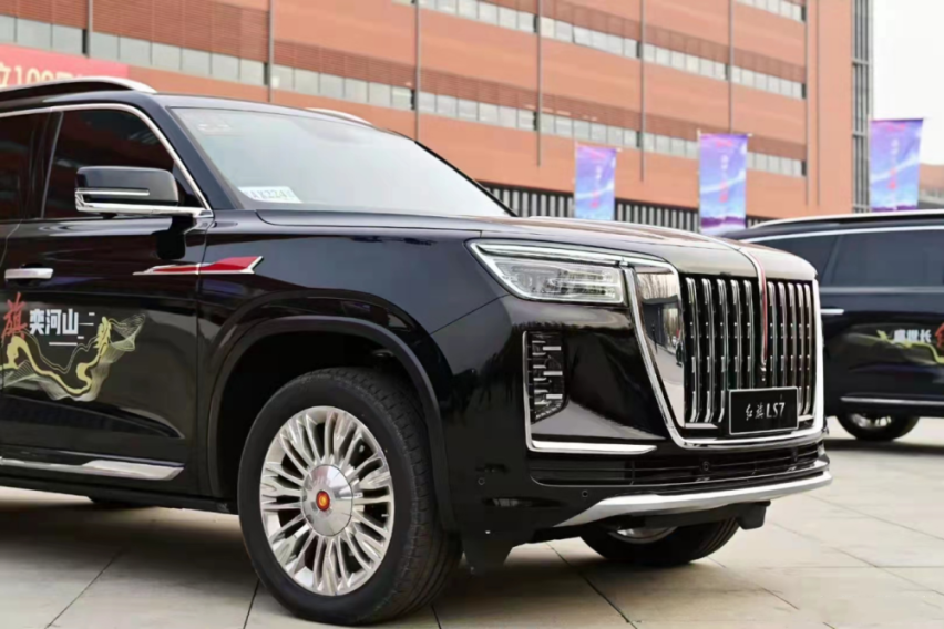 【新车预告】#一汽红旗LS7实车曝光，定位旗舰SUV#