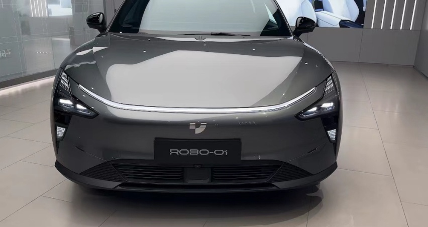 静态体验集度ROBO-01 被称为“汽车机器人”有何新奇？