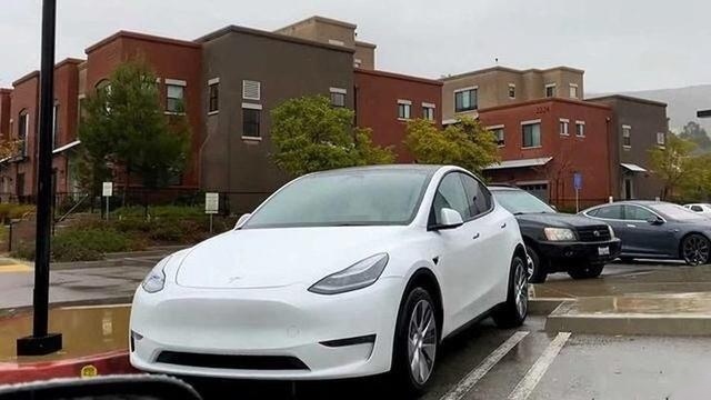 特斯拉跨界车型Model Y谍照曝光 预计年内交付