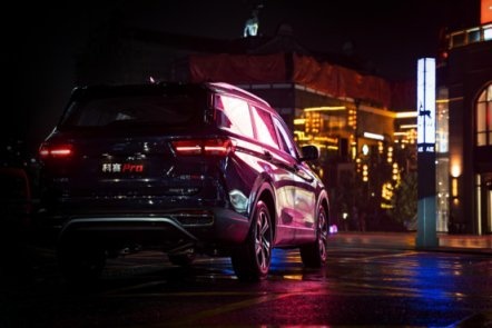 长安欧尚旗舰SUV 8.59万起售 大厂牌“血腥”夺市