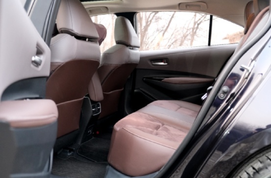 全系标配7气囊，2.0L+CVT，14万的亚洲狮值得买么？