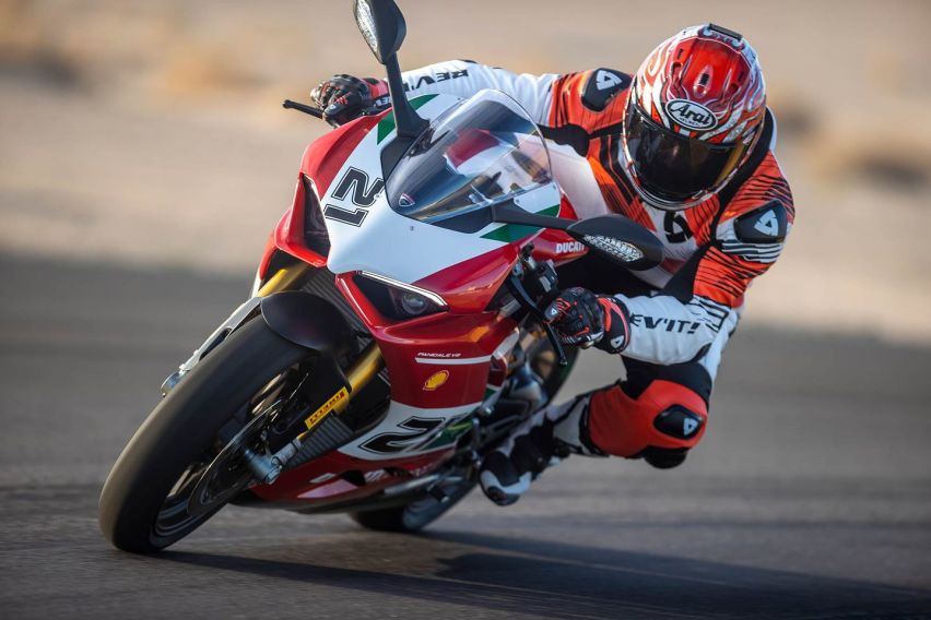 杜卡迪性能公升级跑车，Panigale V2 Bayliss纪念版详解