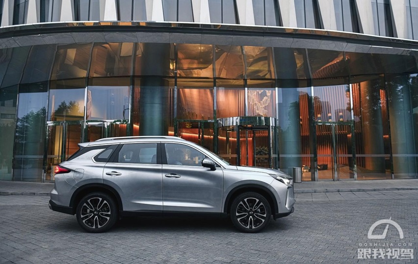 最强2.0T的家用SUV？12.68万起，广汽传祺GS4 PLUS上市