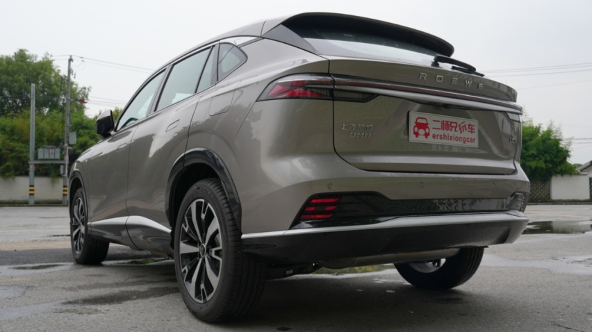 10万买家用SUV，荣威D5X DMH迎战宋Pro DM-i，怎么选？