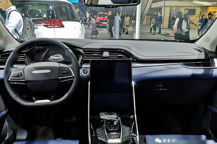 广州车展：实拍上汽MAXUS EUNIQ 6，纯电标签很醒目