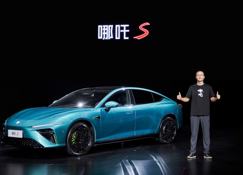 传递对未来的自信 成都车展专访哪吒S首席设计师范凤阳