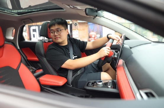 年轻人第一台车该怎么选？听听这位95后国潮少年怎么说……