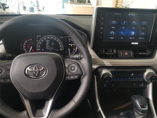 全新丰田RAV4震撼来袭，落地仅需要26万