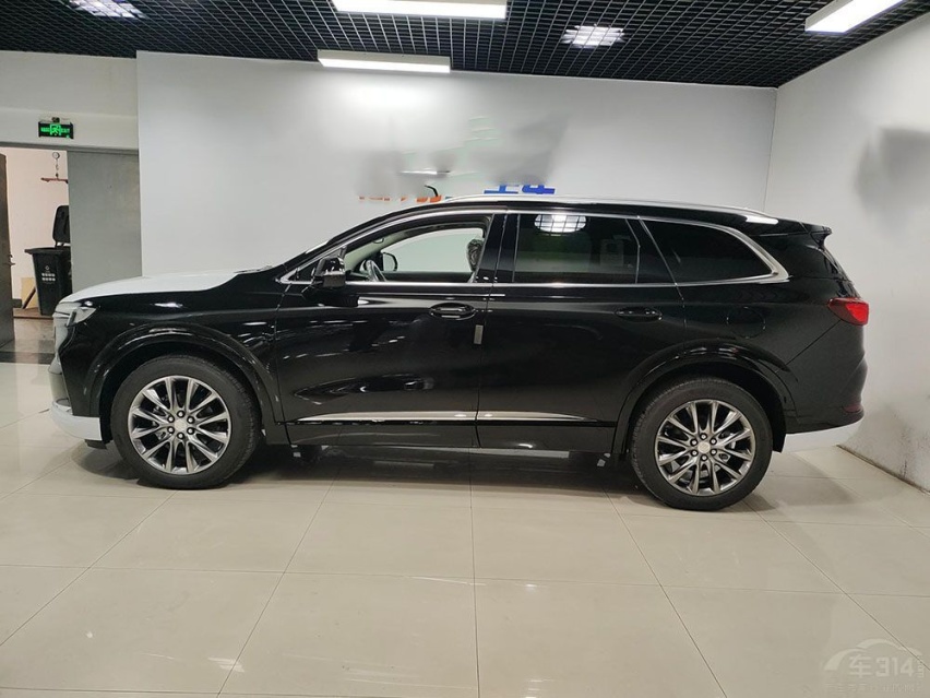 自主SUV硬刚美系车，除了动力，阿维塔11比昂科旗强在哪？