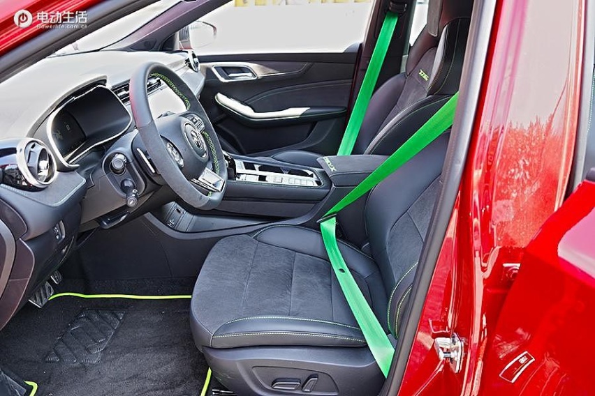 MG6 XPOWER赛道试驾！官方改装套件效果出众