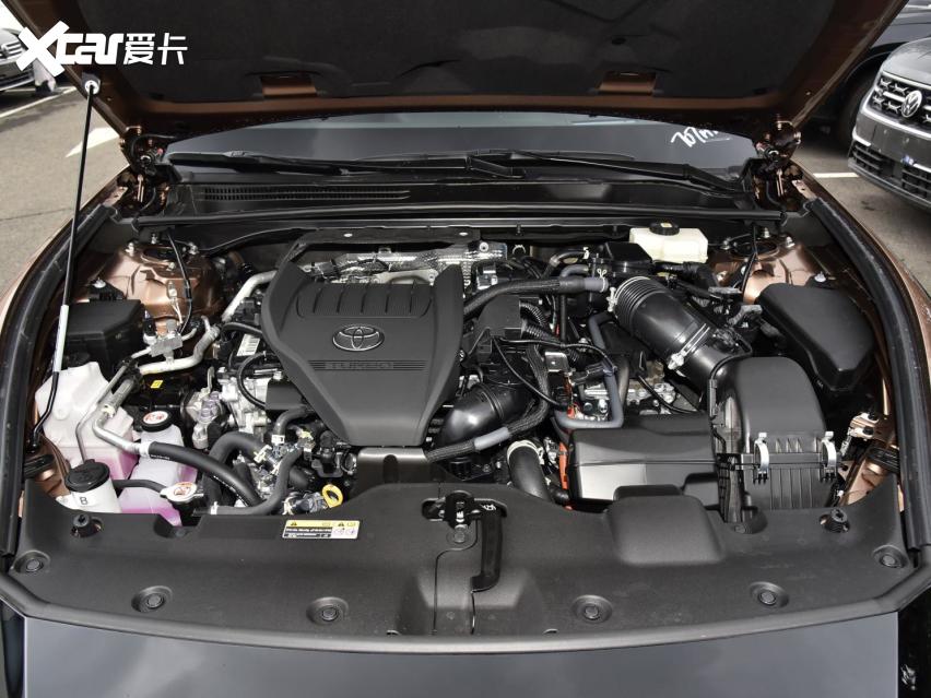 动力部分,该车会搭载2.5升自然吸气发动机的混动系统以及2.