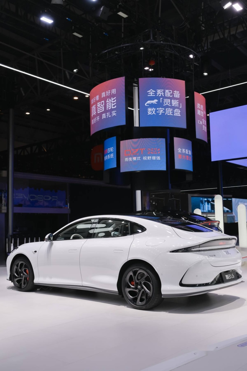 北京车展点燃“科技王炸”，智己L6订单突破21,000台！