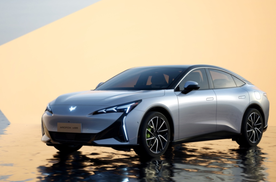 高性能纯电轿车 阿尔法S5限时预售权益价格17.48万元起