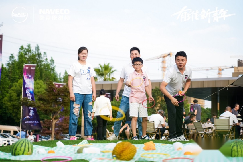 有维新青年的梦想座驾,依维柯聚星上海正式上市,售价13.68万起