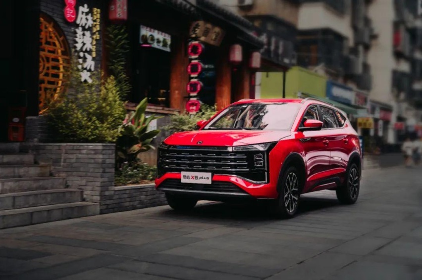 被思皓X8 PLUS暖到了！这才是精准击中用户痛点的家用SUV