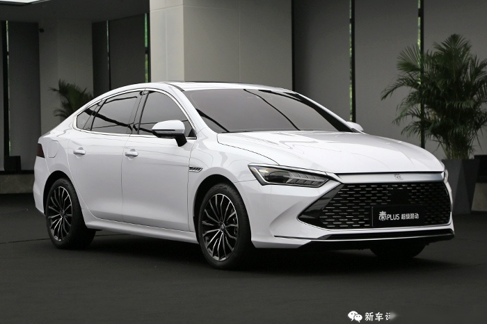 比亚迪首款DM-i量产车10.58万起，这价格怎么买不亏？