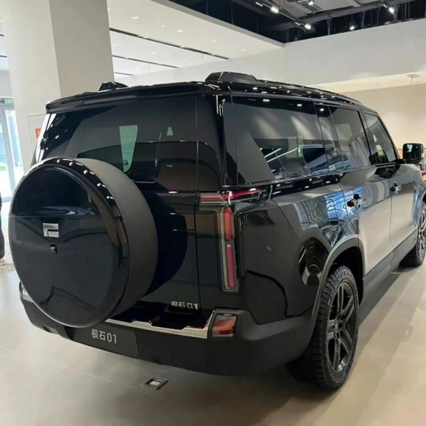 售34.99万元起中大型SUV，极石01开启交付