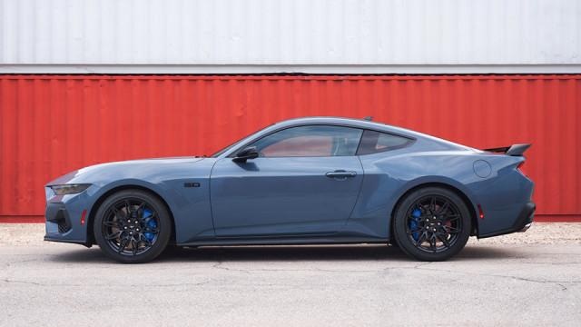 提供手动挡+V8自吸还能漂移，新福特Mustang值得等吗？