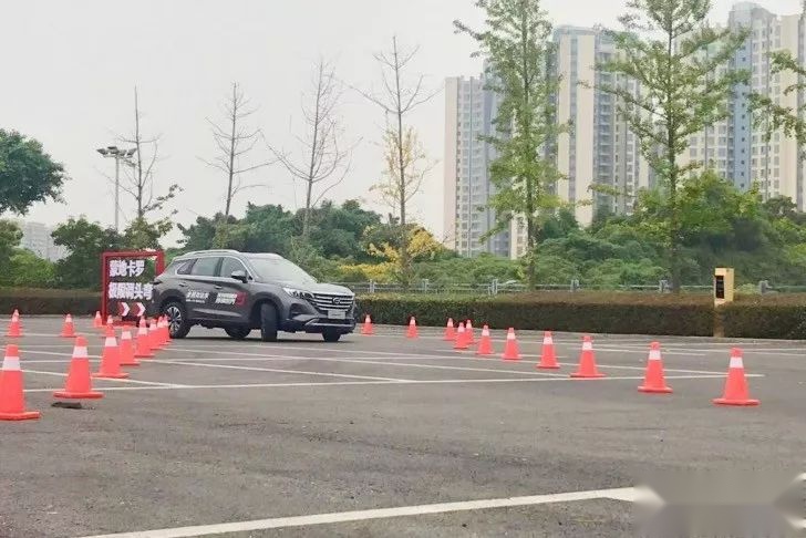 试驾全新传祺GS5，看一辆SUV如何挑战模拟赛级弯道