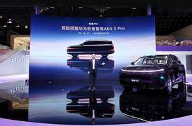 “华派黄金标准大六座”东风奕派M8，25万级唯一搭载华为乾崑六件套