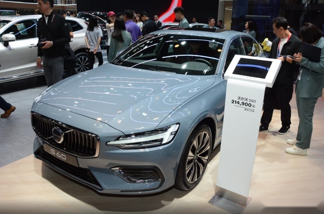 沃尔沃S60值不值入手？售21.49万元起，B5动力组合