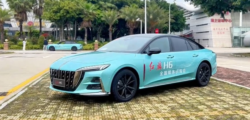 试驾红旗H6，2.0T+8AT，掀背轿跑中置排气，适合年轻人的红旗来了