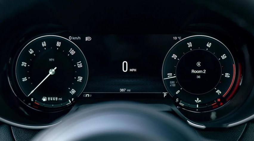 2023阿尔法罗密欧Giulia，35.98万起，碳纤维传动轴，取消后
