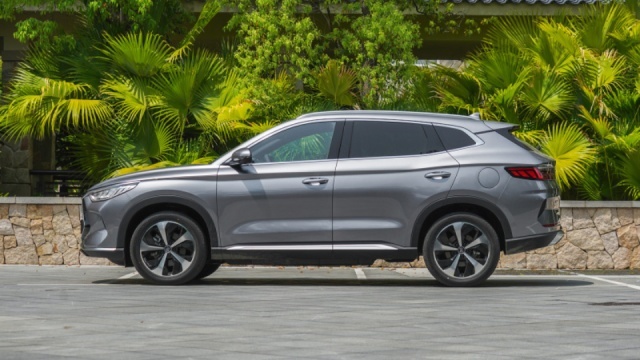 宋PLUS DM-i：月销量超过CR-V，20万买它更值？