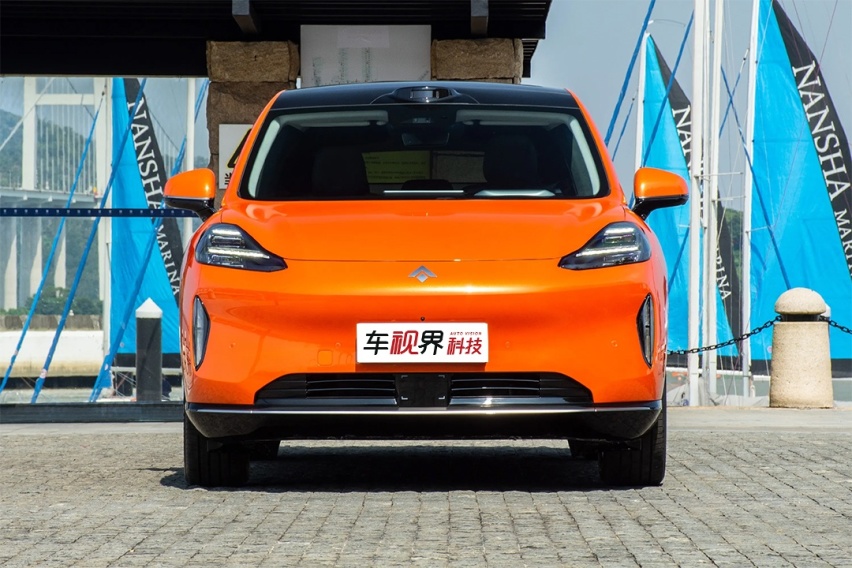 有鸥翼门，轴距近3米，22万元起？昊铂HT亮相即预售！