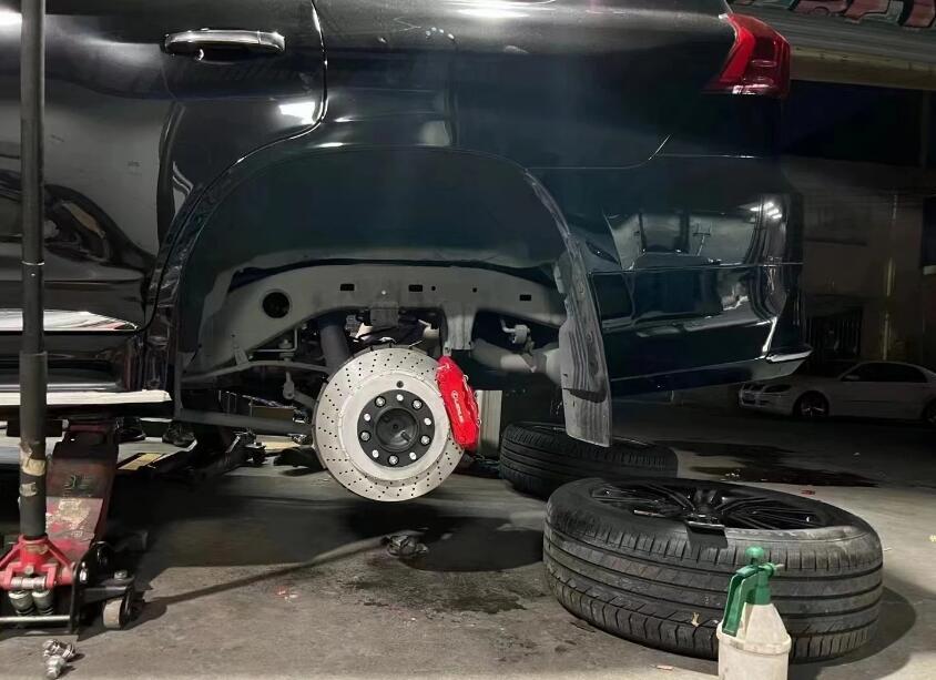 雷克萨斯lx570升级改装刹车前10活塞后4活塞分享彻底解决刹车不好用