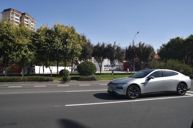 动力续航上能与特斯拉Model 3比肩的车型——小鹏P7