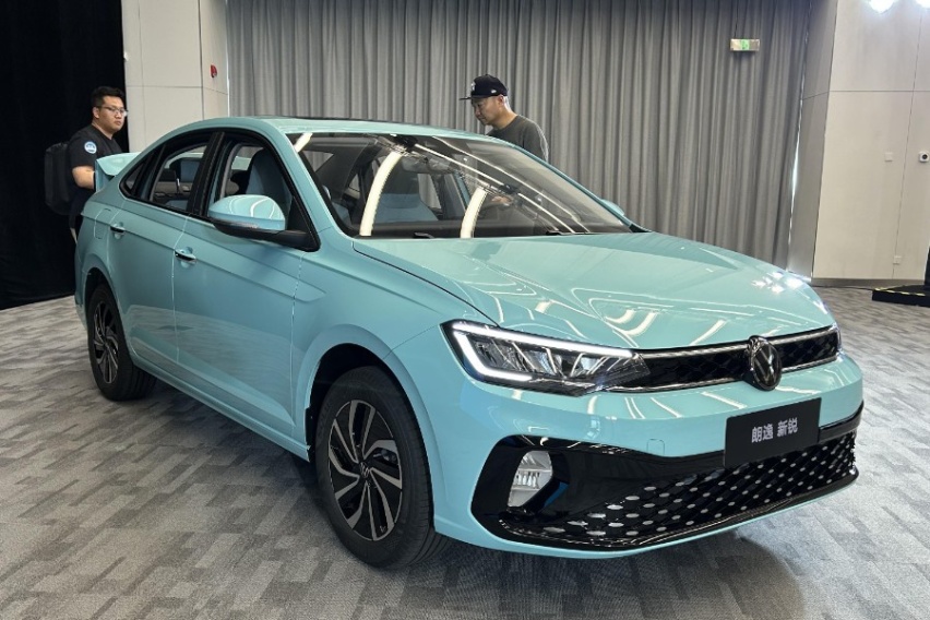 定位入门三厢车，新疆工厂投产，上汽大众朗逸新锐实车亮相