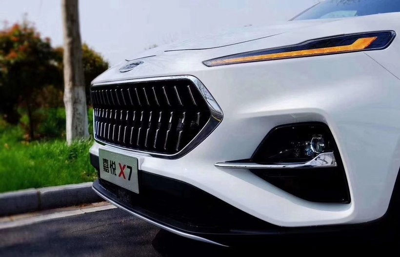 江淮再推SUV新车，“玛莎拉蒂”前脸，全系自动挡，竞争博越