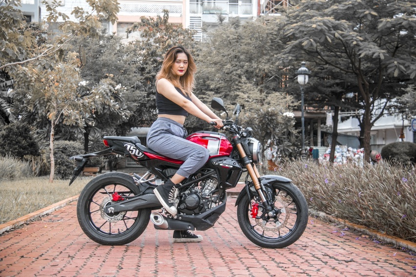 超越同级的质感 越南女骑士的本田CB150R骑行体验