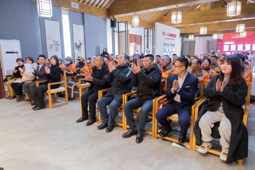 梅赛德斯-奔驰长春中升之星开展为环卫工人送温暖活动