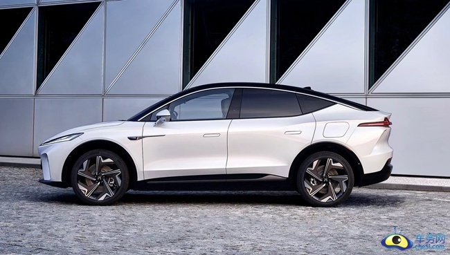 飞凡R7“大号Model Y“实力碾压Model Y