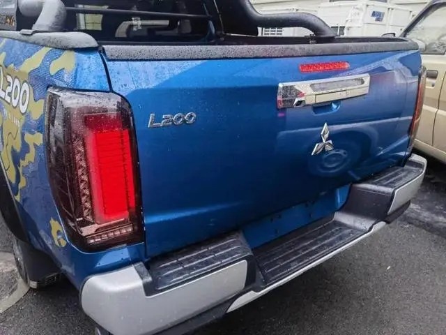 广汽三菱全尺寸皮卡曝光 L200帕杰罗同平台 2.2T+四驱