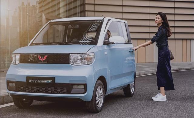 上不了青藏高原，下不了赛道，五菱宏光MINI EV值得下手吗