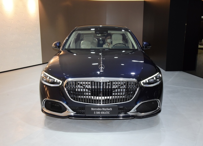 售价高达238.80万元的奔驰旗舰轿车，比宾利飞驰更值得拥有？