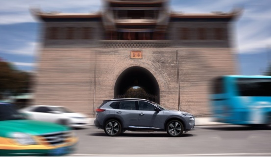 换代奇骏号称史上最强X-TRAIL，比CRV、RAV4强在哪