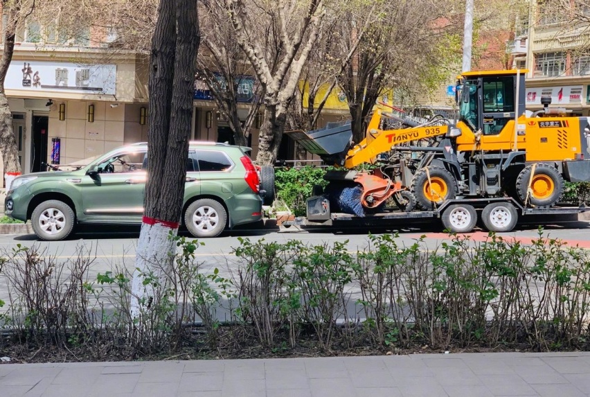 哈弗H9拖挖掘机去露营？这些车千万不能拖挂房车，后果严重